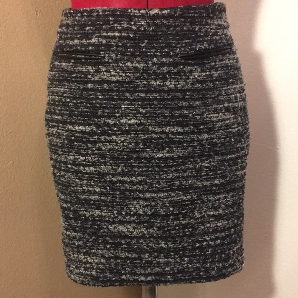 EUC Ann Taylor tweed skirt - Picture 2 of 4